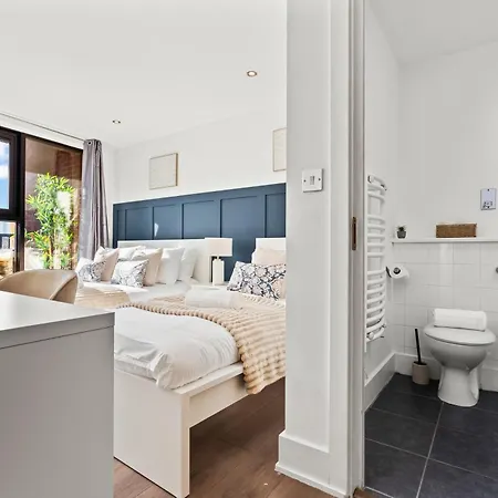 Arraeluxe, 2 Bedrooms 2 Bath Sleeps 5, Parking, Location By Utilita Arena, Icc, Broad Street, Brindley Place And Legoland *