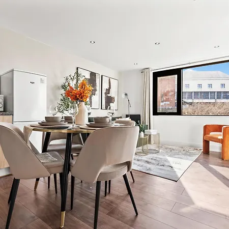 Arraeluxe, 2 Bedrooms 2 Bath Sleeps 5, Parking, Location By Utilita Arena, Icc, Broad Street, Brindley Place And Legoland * Birmingham
